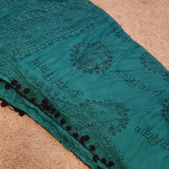 Zen Gauzey Infinity scarf - Picture 3 of 4